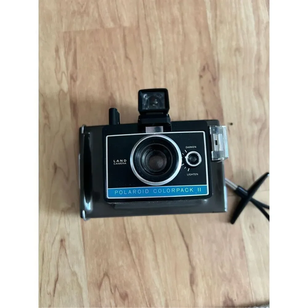 Vintage Polaroid Colorpack II with and instructions/brochure w box not tested